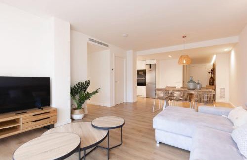 el Mercadal Apartment | Bravissimo Falcó, 3 bedrooms and balcony