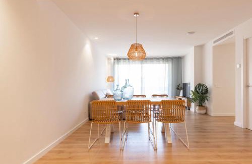 el Mercadal Apartment | Bravissimo Falcó, 3 bedrooms and balcony