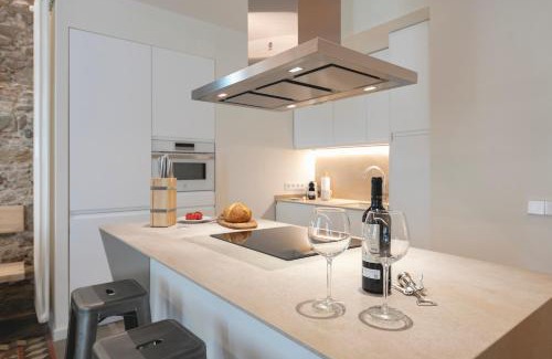 Old Town Apartment | Bravissimo Mercaders, beautiful 3 bedroom apartment