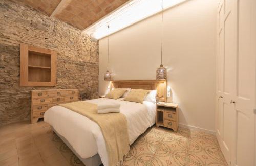 Old Town Apartment | Bravissimo Mercaders, beautiful 3 bedroom apartment