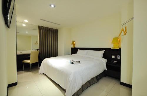Central District Hotel | Bravo Hotel