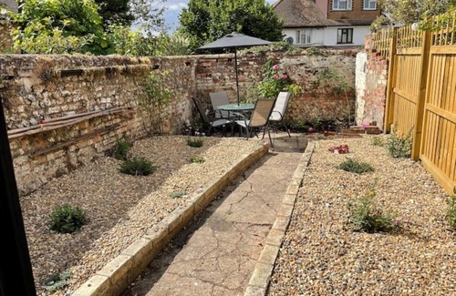 Saffron Walden House | Braybrooke Cottage, cosy, comfortable cottage, close to town centre & Audley End