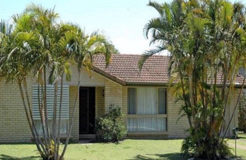 Pottsville House | Breakaway - A stroll to the beach
