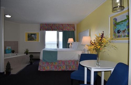 St Ignace Hotel | Breakers Resort - Lakeside