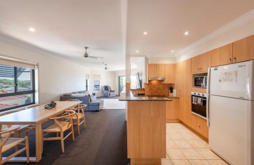 Yamba House | Breakers Unit 1 8 - LJHooker Yamba