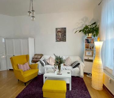 Suedvorstadt Apartment | «Breakfast at Tiffany's»