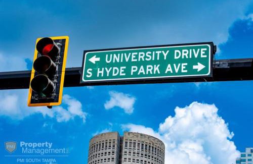 Hyde Park Apartment | Breakfast Club - U of Tampa Flat in N Hyde Park
