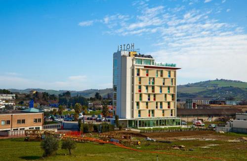 Mosciano Sant'Angelo Hotel | Breaking Business Hotel