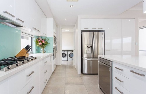 North Coogee House | Breaksea Beach House - Modern Luxury close to Fremantle