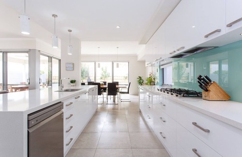 North Coogee House | Breaksea Beach House - Modern Luxury close to Fremantle