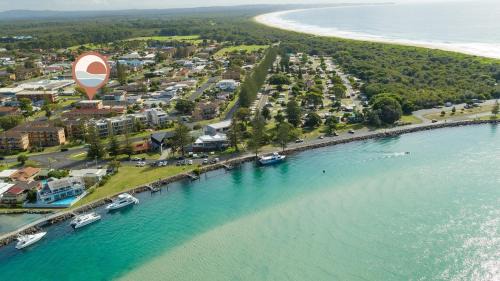 Tuncurry Apartment | Breakwaters 5