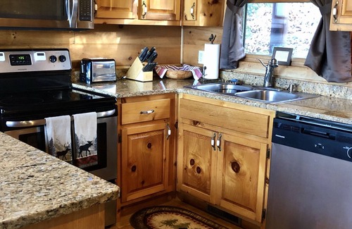 Morganton Cabin | Breath Taking - Long Range Mountain Views & Lake Blue Ridge at Your Finger Tips!