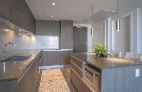 East Village Apartment | ~Breath~Taking~View~35th Floor~Balcony&Bedroom/4Guest~DTSkyline#1188 3ST SE