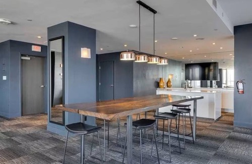 East Village Apartment | ~Breath~Taking~View~35th Floor~Balcony&Bedroom/4Guest~DTSkyline#1188 3ST SE