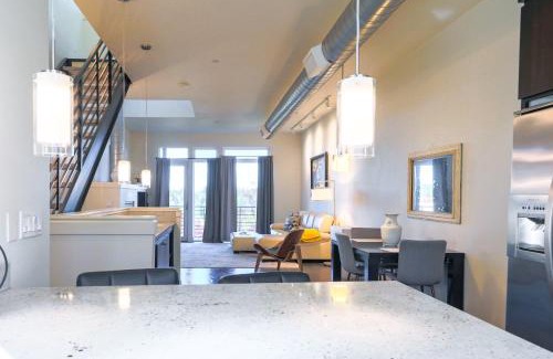 Corbett - Terwilliger - Lair Hill House | Breathtaking 3-Bedroom Getaway in the Heart of Portland