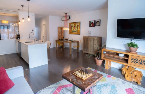 Sainte-Marie Apartment | Breathtaking 3 Beds Apt. ~ FREE Parking on site!