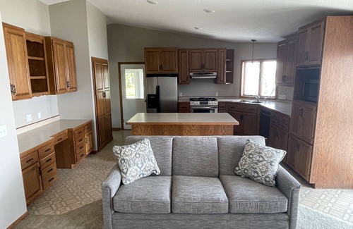 Alexandria House | Breathtaking! 4BR/3BA Cabin - 30ft from lakeshore on Alexandria Chain of Lakes
