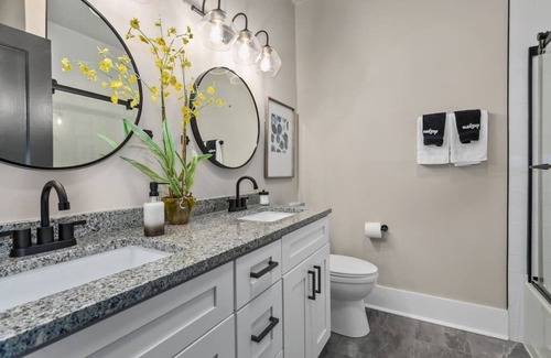 Merriam House | Breathtaking 5 BR home in Johnson County