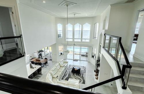 Caloosahatchee House | Breathtaking 6BD Riverfront Mansion w Pool