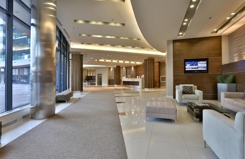 Downtown Toronto Apartment | Breathtaking CN Tower & lakeview in heart of DT