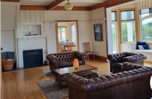 Frankton House | Breathtaking Hamilton Lake Views