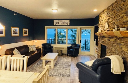 Two Harbors Apartment | Breathtaking Lake Views | 2BR w/King Suite | Pools