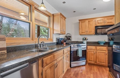 Rush City House | Breathtaking Lakeside Log Cabin with Spacious Patio/Deck feat. Gorgeous Views