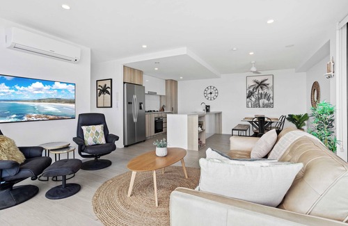 Palm Beach Apartment | Breathtaking Ocean Views From Luxury Modern Escape!