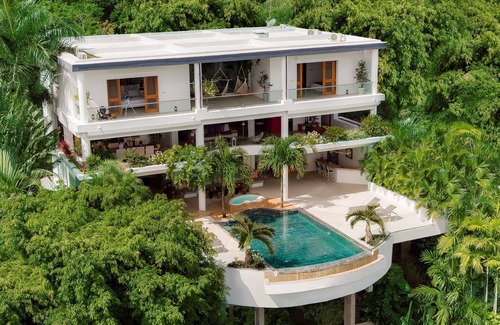 Las Terrenas Villa | Breathtaking Ocean View Modern, Fully Staffed, Walk to the Beach, Luxury Villa