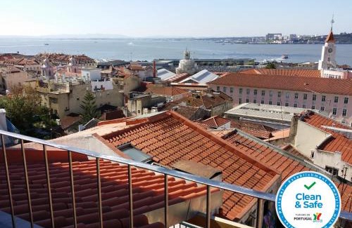 Misericordia Apartment | Breathtaking River-City View Two Private Terraces 3 Bedrooms and 3 Bathrooms 17th Century Building Central Bica Chiado District