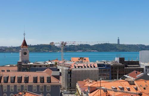Misericordia Apartment | Breathtaking River-City View Two Private Terraces 3 Bedrooms and 3 Bathrooms 17th Century Building Central Bica Chiado District