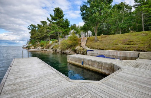 Frontenac Cottage | Breathtaking River Views from Quaint Historic Round Island Cottage