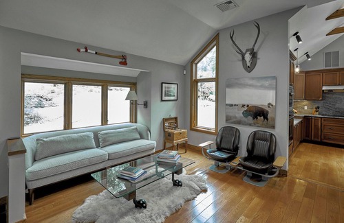 Barryville House | Breathtaking Riverfront Home on the Delaware River