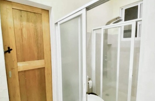 Poblacion Villa | Breathtaking sea and hill view. 5 mins drive to beach. Pet Friendly.