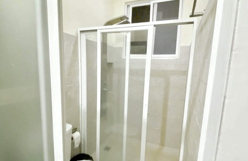Poblacion Villa | Breathtaking sea and hill view. 5 mins drive to beach. Pet Friendly.