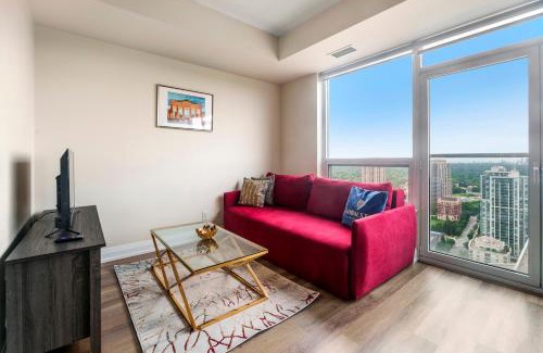 Willowdale Apartment | Breathtaking Skyline View 1Bd & Den Apartment