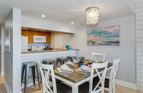 Pensacola Beach Condo | Breathtaking Soundfront Condo|Pool & Beach Access!