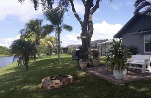 Pebble Beach House | Breathtaking sunsets on beautiful canal with private dock