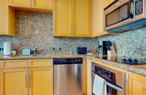 South Padre Island Condo | Breathtaking waterfront view from the 9th floor with shared pool and hot tub