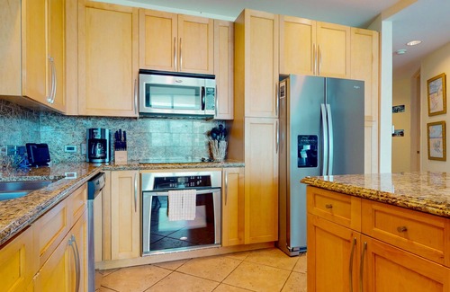 South Padre Island Condo | Breathtaking waterfront view from the 9th floor with shared pool and hot tub