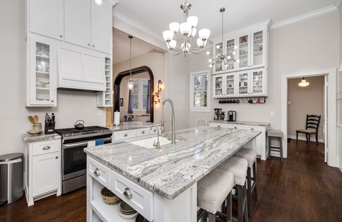 Summit - University House | Breathtaking Victorian Mansion~2 Blocks to Cathedral~HUGE Hidden Arcade~Theatre!