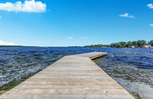 Rosedale Cottage | Breathtaking View 5 Bedroom Cottage Balsam lake