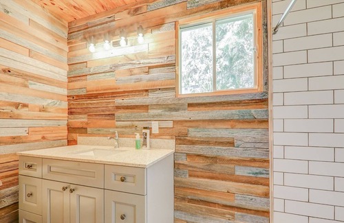 Rosedale Cottage | Breathtaking View 5 Bedroom Cottage Balsam lake