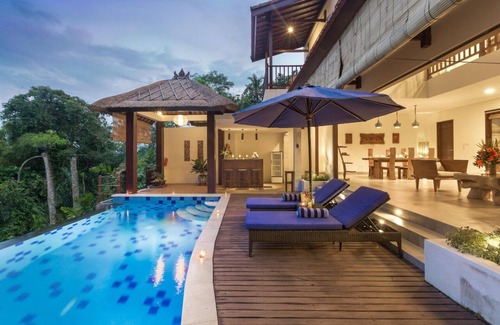 Melayang Villa | Breathtaking View in Ubud Tranquil 3BR Luxury Villa
