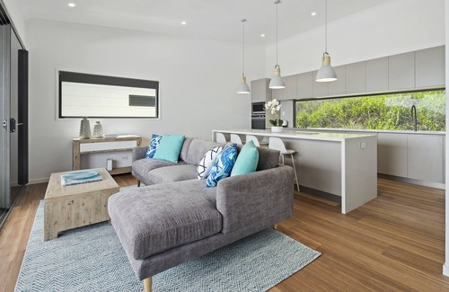 Jubilee Pocket House | Breathtaking views and stunning amenities in the heart of Airlie Beach