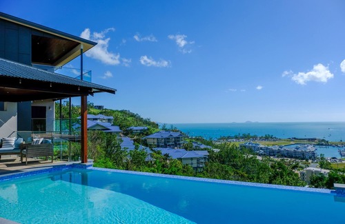 Jubilee Pocket House | Breathtaking views and stunning amenities in the heart of Airlie Beach