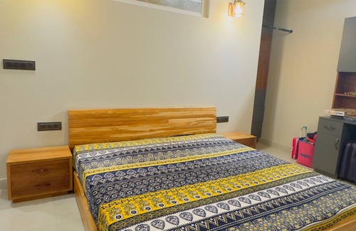 Kaul Bed & Breakfast | Breathtaking views & cozy comfort and serene Retreat in the hills