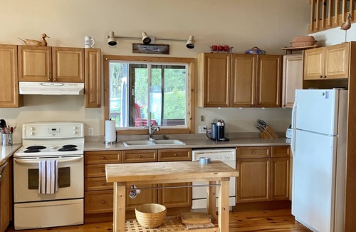 Leeds and the Thousand Islands Cottage | Breathtaking views at Cardinal Lakehouse, Gananoque (Eastern Ontario)