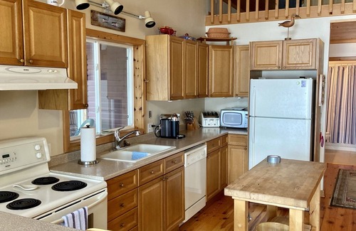 Leeds and the Thousand Islands Cottage | Breathtaking views at Cardinal Lakehouse, Gananoque (Eastern Ontario)