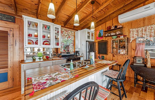 Mentone Cottage | Breathtaking Views From Any Room With Great Rates